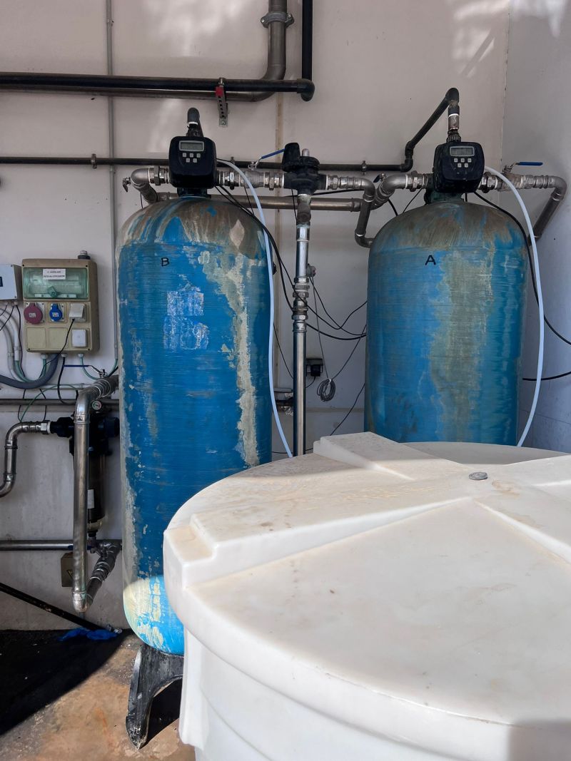 Descalcificación industrial en cooperativa – Cambio de resinas y mantenimiento integral